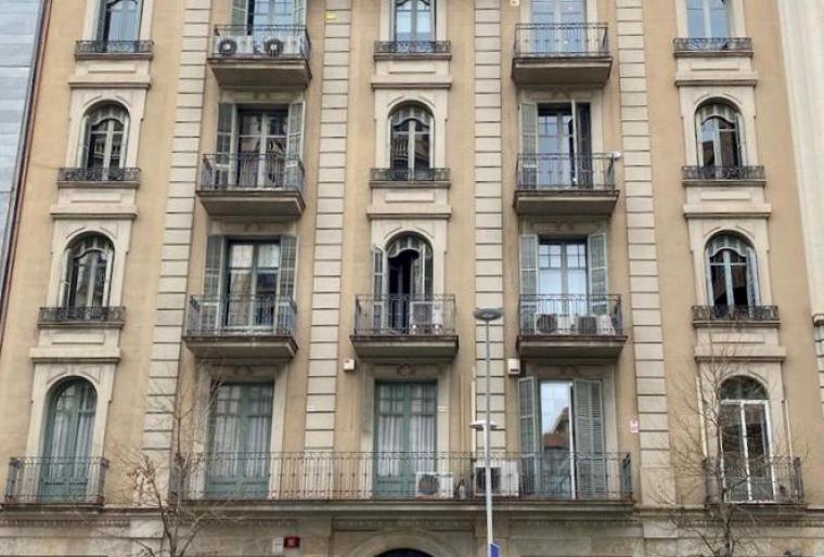 Edificio plurifamiliar en la calle Balmes 171 de Barcelona 